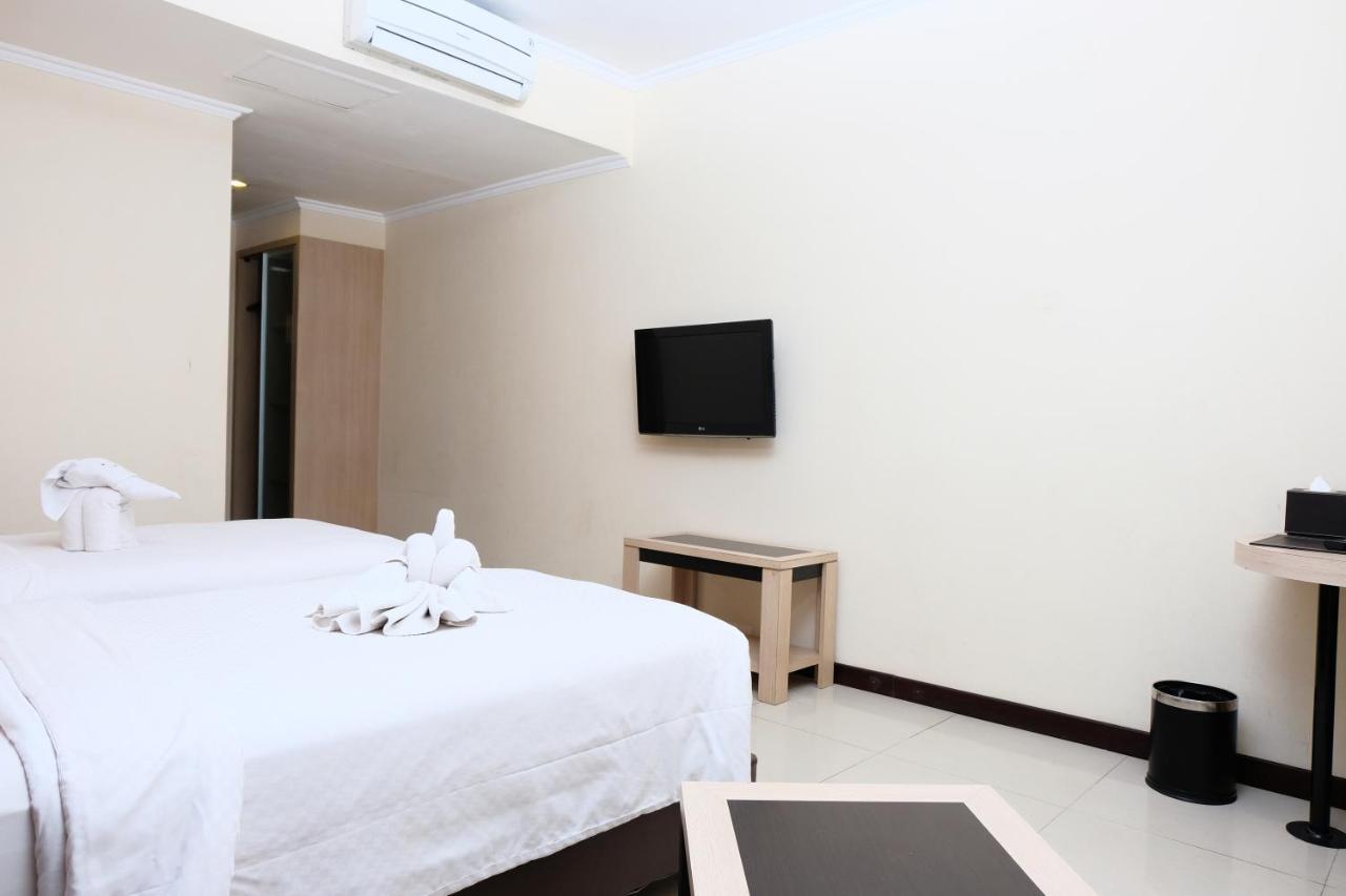 Rio City Hotel Palembang Exterior photo